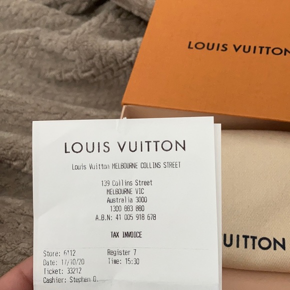 SOLD LV Recto Verso Cardholder - Picture 5 of 11